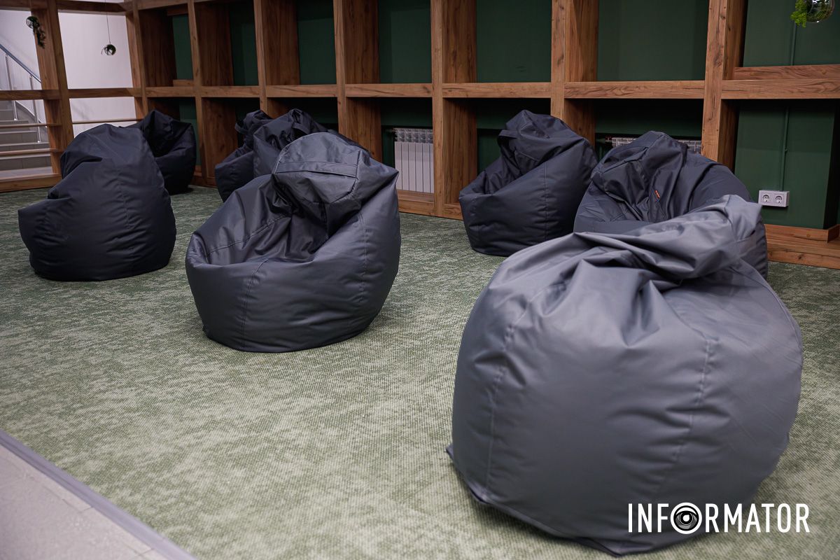 комнаты для переговоров и практических занятий в группах, капсулы для видеозвонков В Днепре в университете Гончара появилось второе в Украине разумное укрытие для студентов: как оно выглядит 11