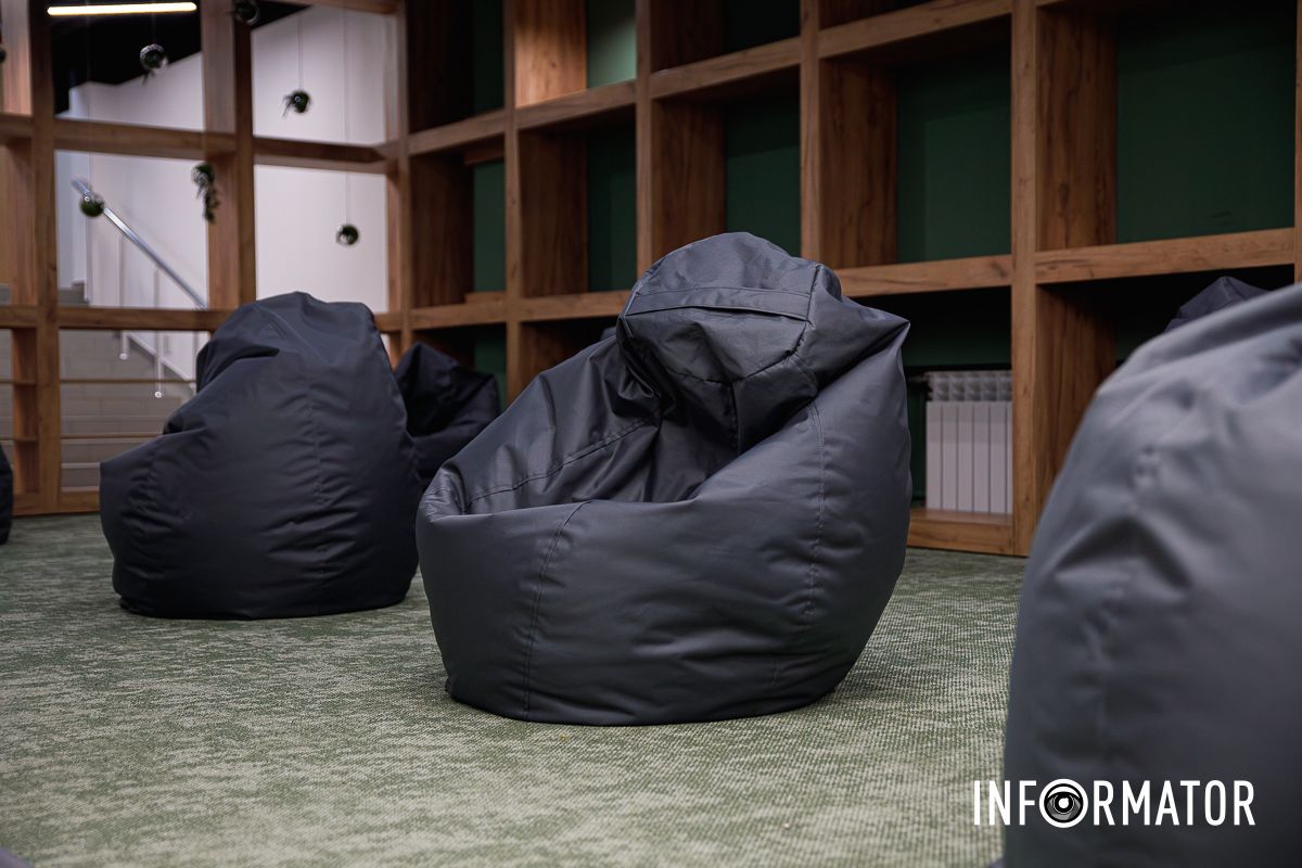 Вся инфраструктура, в том числе вентиляционная система, рассчитана на длительное пребывание при опасности В Днепре в университете Гончара появилось второе в Украине разумное укрытие для студентов: как оно выглядит 13