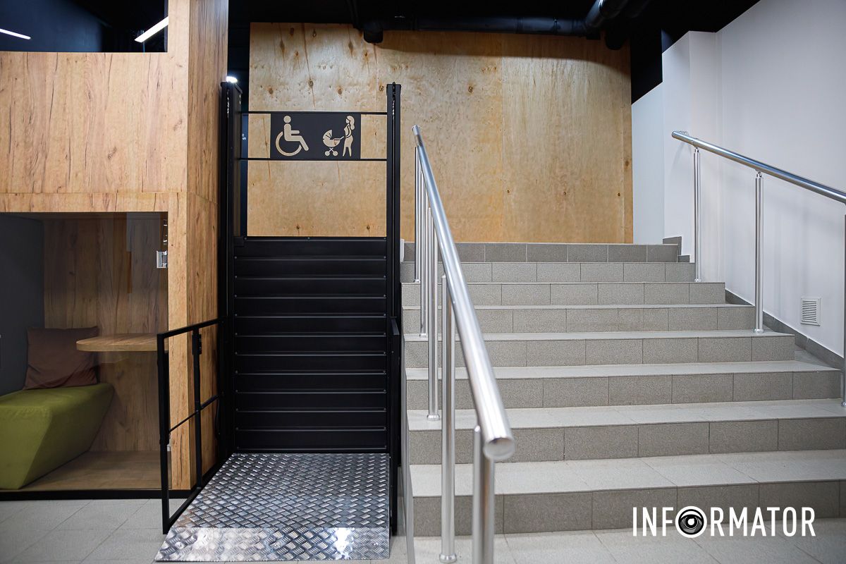 Все обустроили для удобства людей В Днепре в университете Гончара появилось второе в Украине разумное укрытие для студентов: как оно выглядит 21