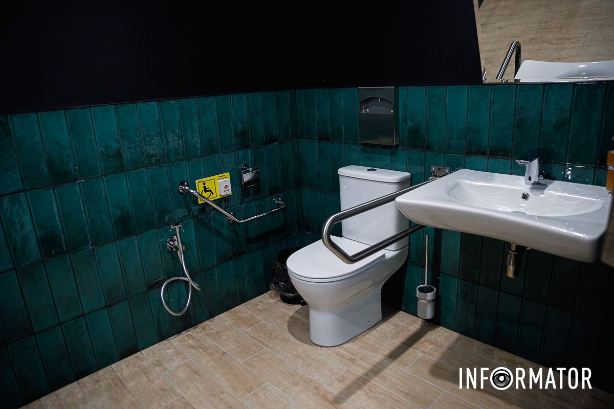 Для маломобильных людей В Днепре в университете Гончара появилось второе в Украине разумное укрытие для студентов: как оно выглядит 30