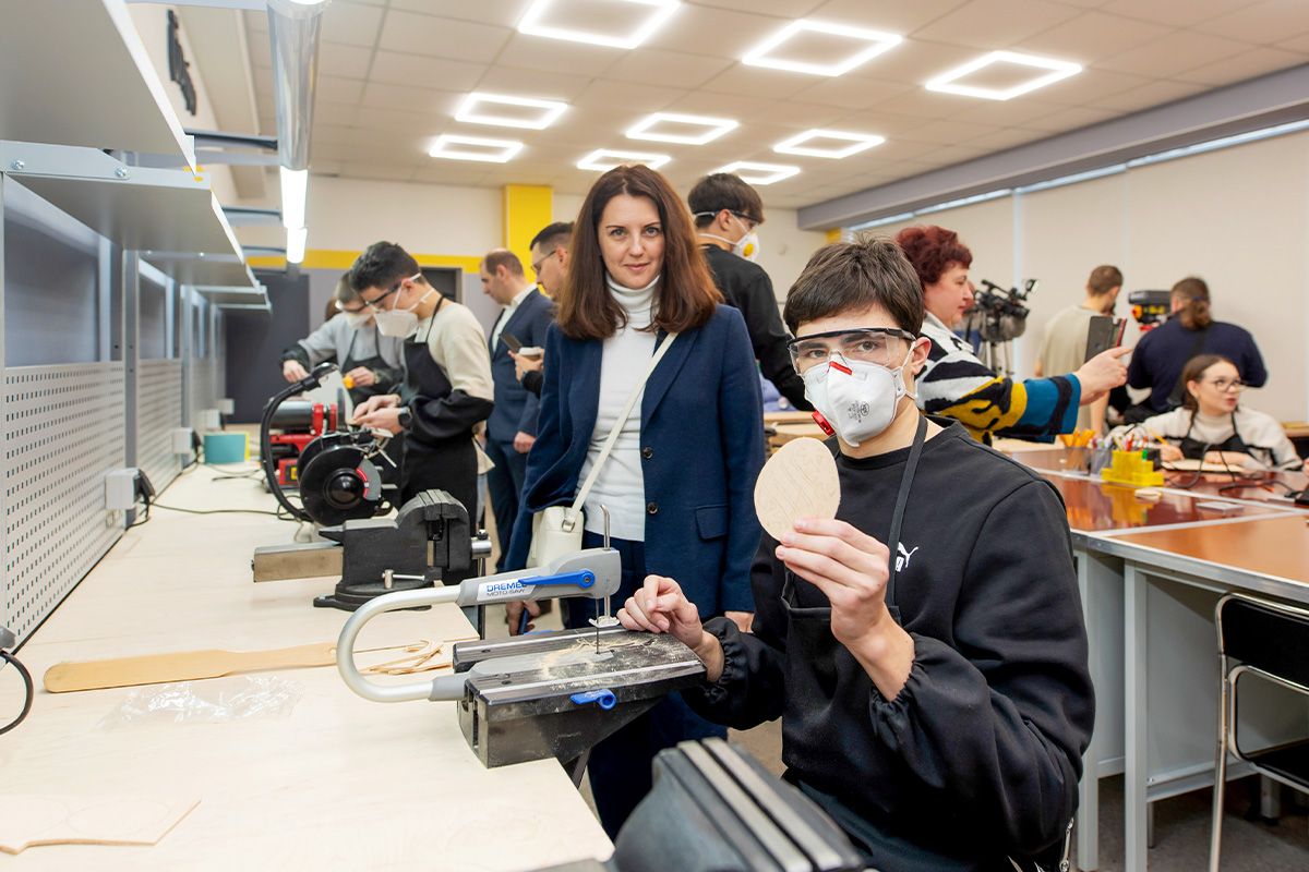 За ініціативи Кисилевського «Інтерпайп» та міська влада Дніпра модернізували ще два кабінети праці в школах 1