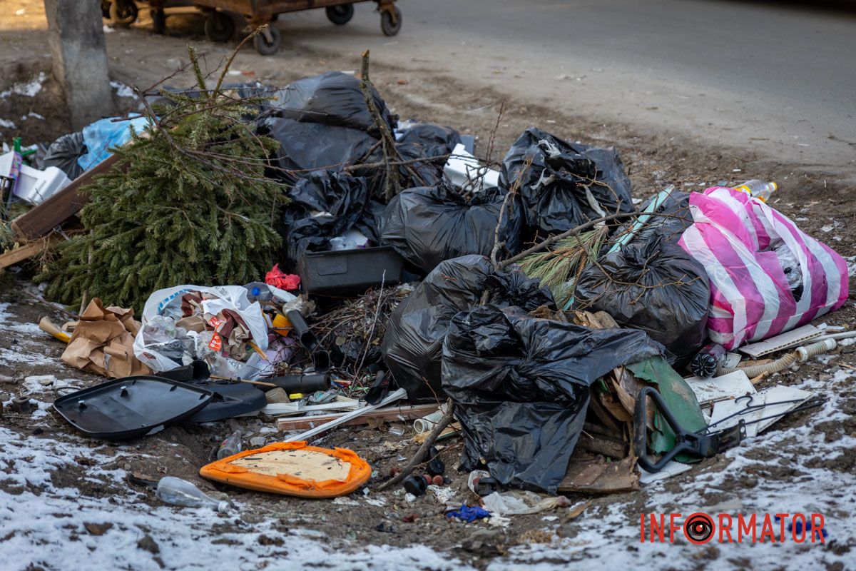 Місцеві жителі розповіли, що така ситуація спостерігається постійно