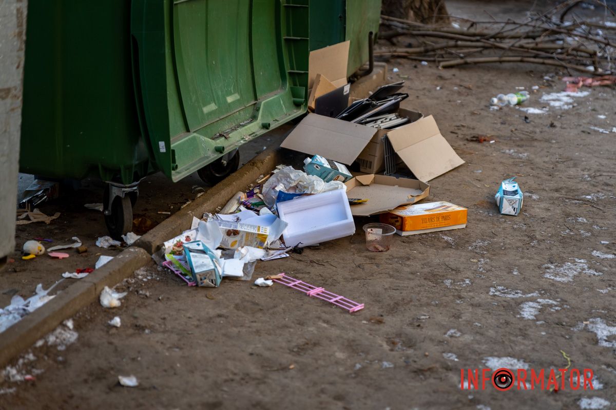 Окрім непривабливого вигляду, таке явище супроводжується неприємним запахом і сприяє збільшенню популяції щурів