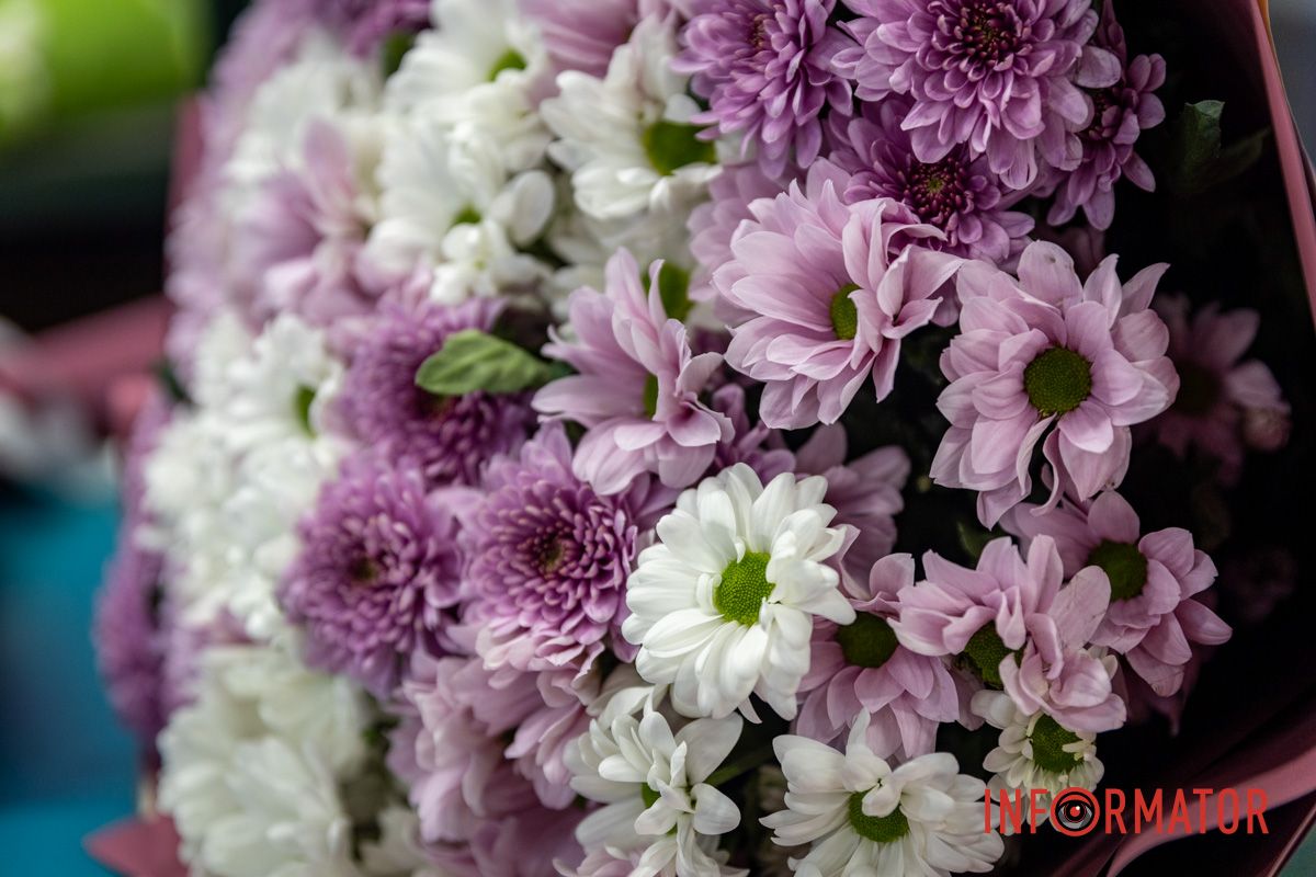 До 5 тысяч гривен за букет: сколько стоят цветы в Днепре на День святого Валентина 14