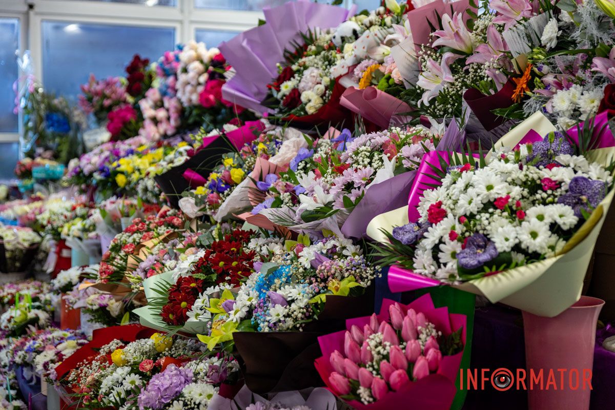 До 5 тысяч гривен за букет: сколько стоят цветы в Днепре на День святого Валентина 15