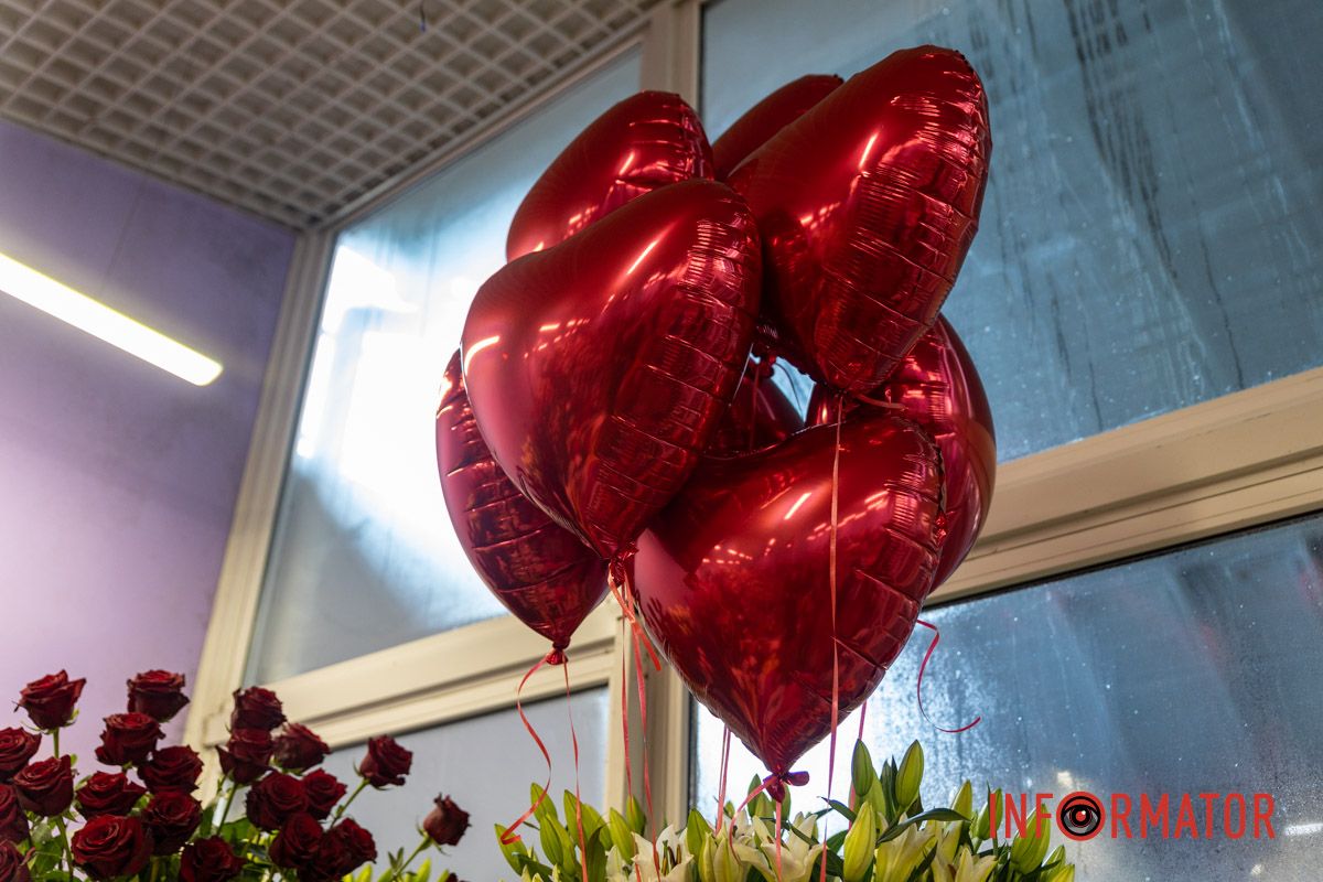 До 5 тысяч гривен за букет: сколько стоят цветы в Днепре на День святого Валентина 16