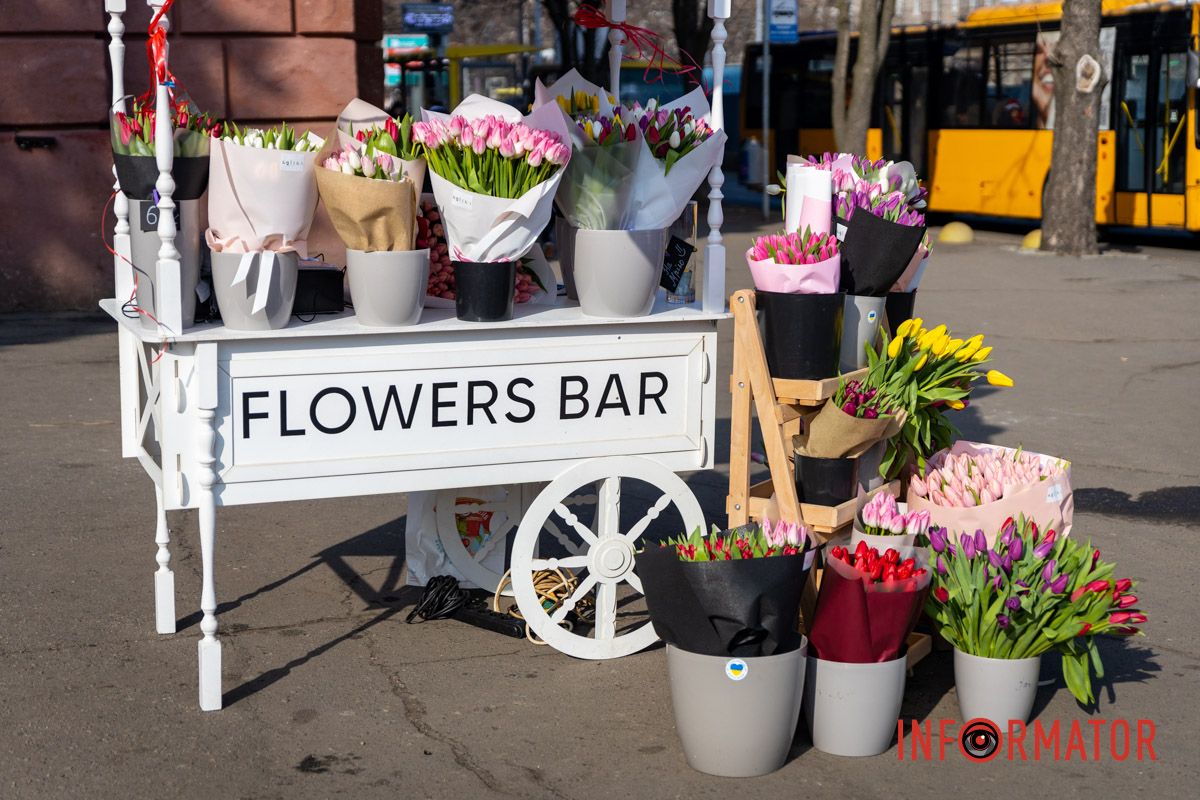 До 5 тысяч гривен за букет: сколько стоят цветы в Днепре на День святого Валентина 28