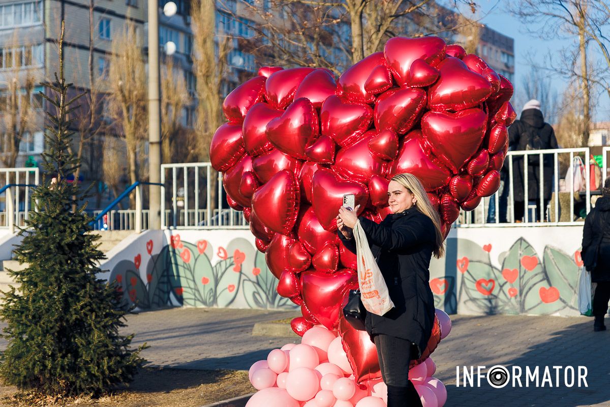 Чи знали ви, що в Україні є своє свято закоханих – День Петра і Февронії У Дніпрі на Алеї Миру та скверах Усачова та Семенова з’явилися тематичні фотозони до Дня закоханих 18