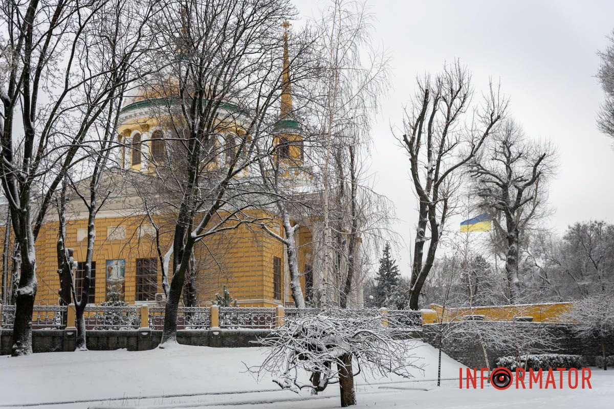 Заботливо окутал город невероятную атмосферу: Днепр 15 февраля превратился в зимнюю сказку 5