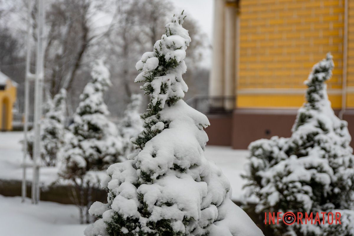 Заботливо окутал город невероятную атмосферу: Днепр 15 февраля превратился в зимнюю сказку 18