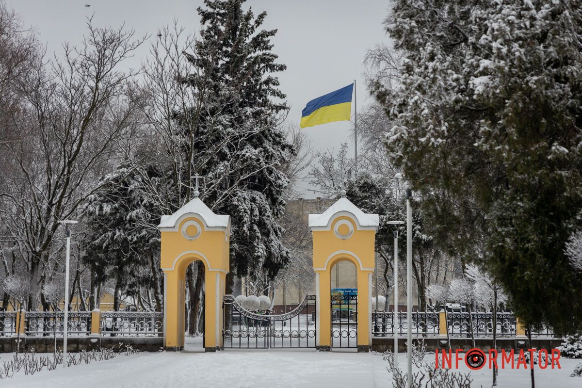 Заботливо окутал город невероятную атмосферу: Днепр 15 февраля превратился в зимнюю сказку 19