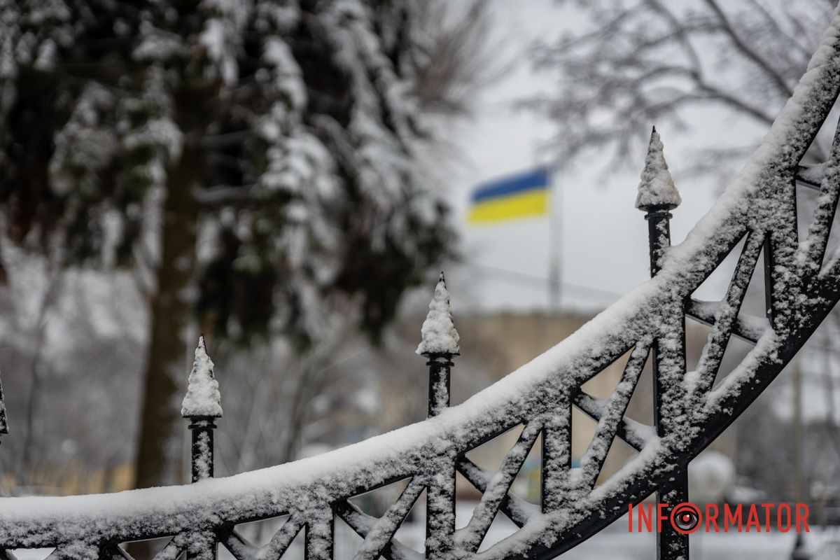 Заботливо окутал город невероятную атмосферу: Днепр 15 февраля превратился в зимнюю сказку 14