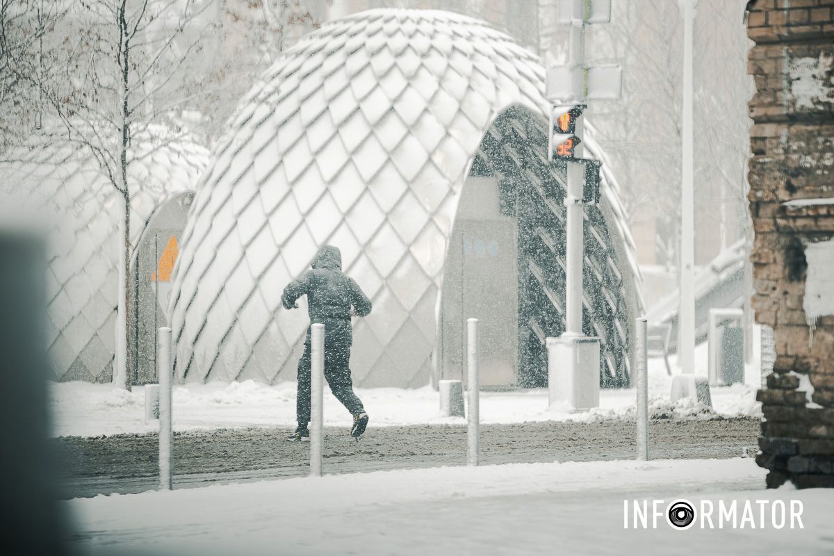 Заботливо окутал город невероятную атмосферу: Днепр 15 февраля превратился в зимнюю сказку 22