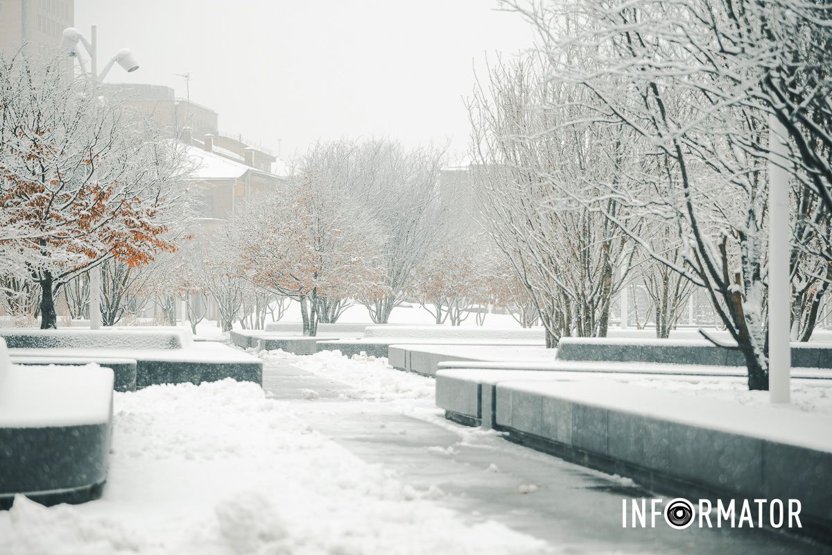 Заботливо окутал город невероятную атмосферу: Днепр 15 февраля превратился в зимнюю сказку 24