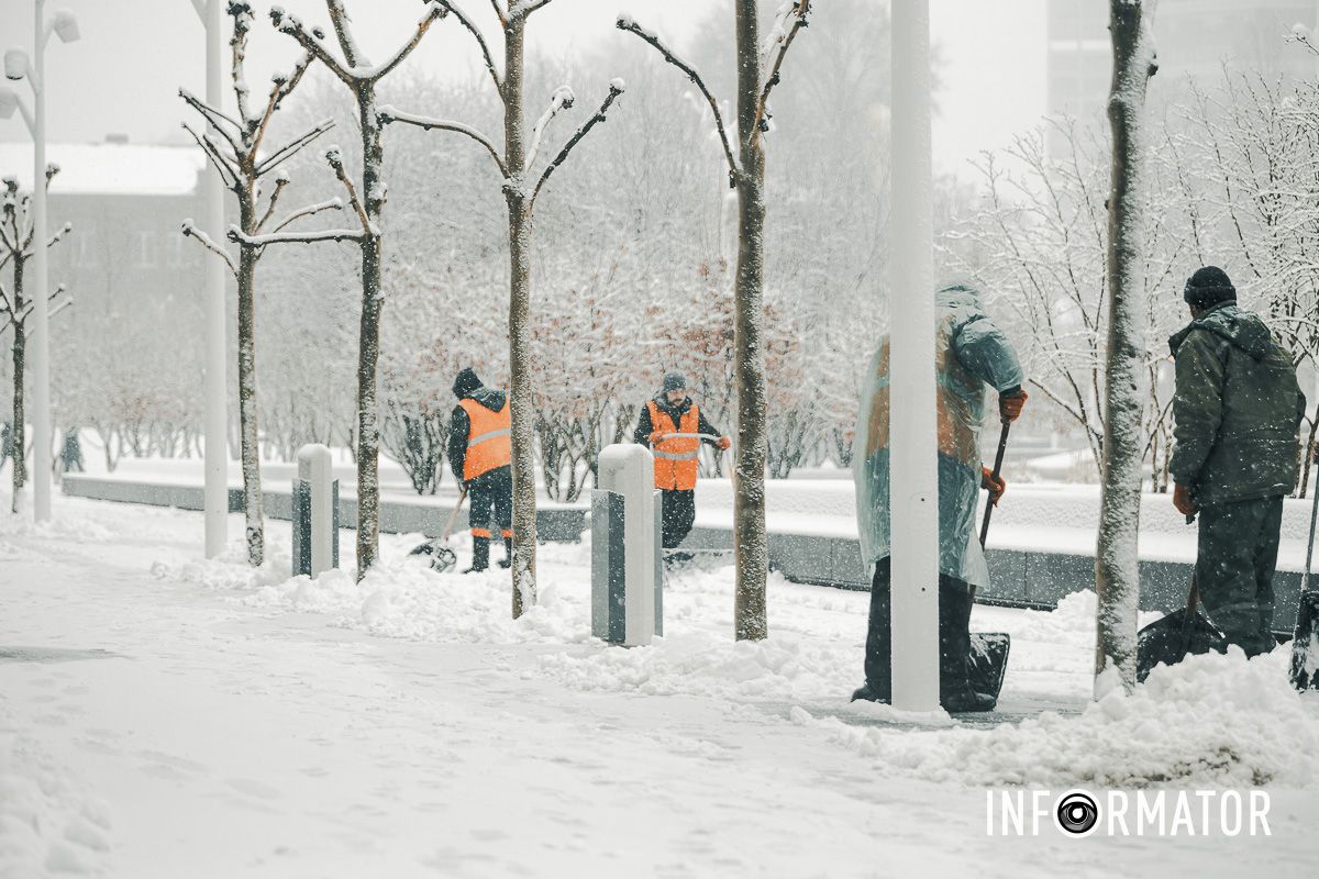 Заботливо окутал город невероятную атмосферу: Днепр 15 февраля превратился в зимнюю сказку 27