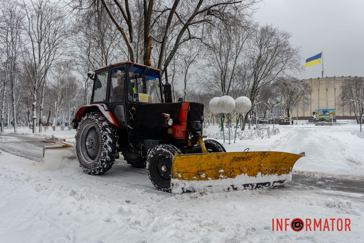 Заботливо окутал город невероятную атмосферу: Днепр 15 февраля превратился в зимнюю сказку 29