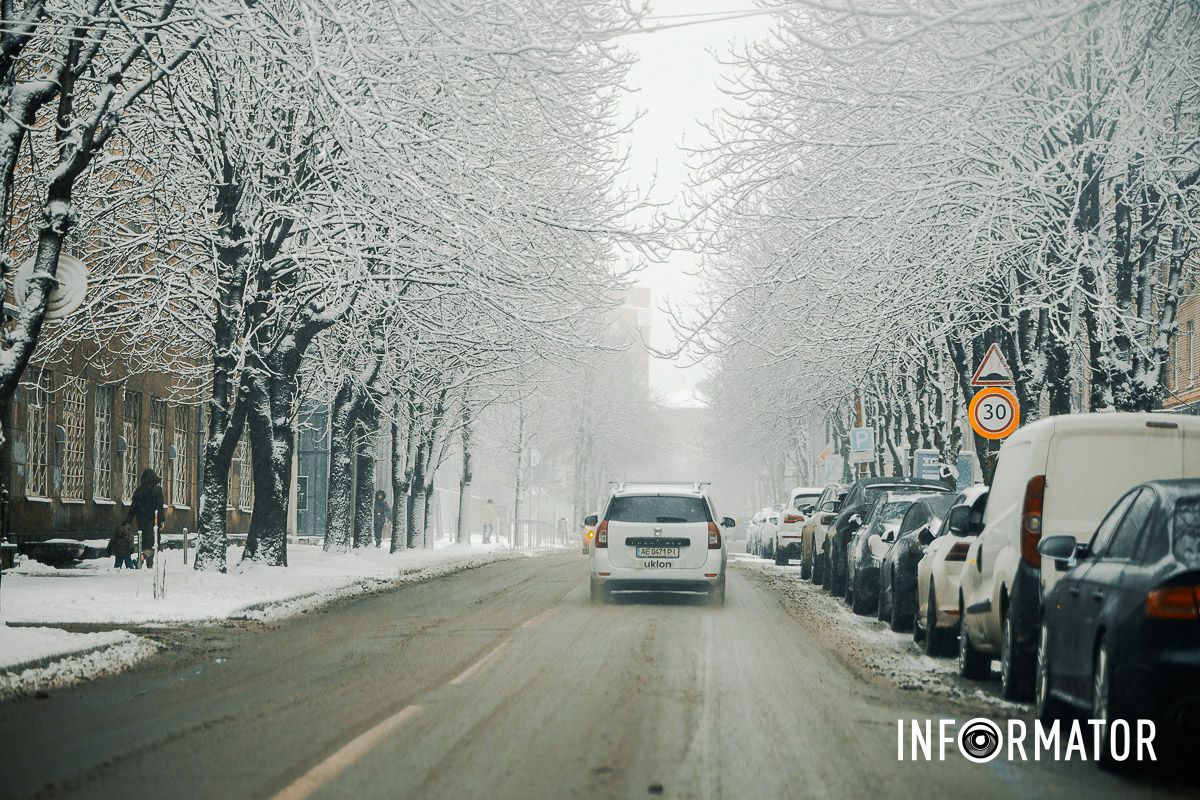 Заботливо окутал город невероятную атмосферу: Днепр 15 февраля превратился в зимнюю сказку 35