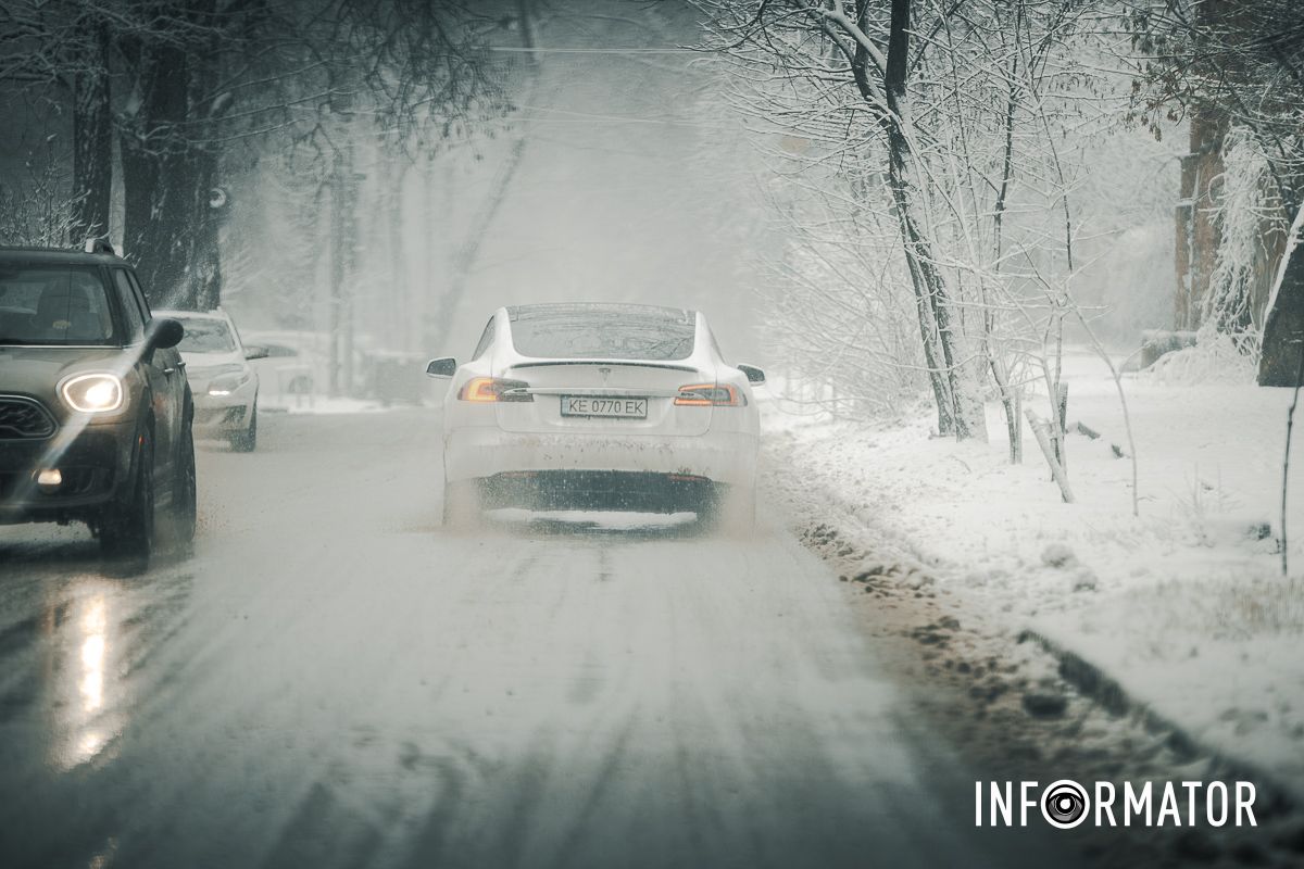 Заботливо окутал город невероятную атмосферу: Днепр 15 февраля превратился в зимнюю сказку 37