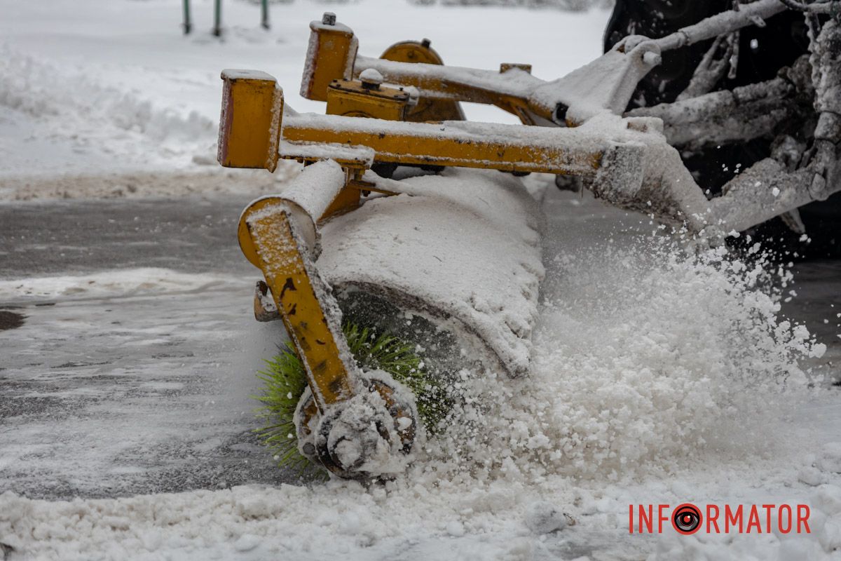 Заботливо окутал город невероятную атмосферу: Днепр 15 февраля превратился в зимнюю сказку 47