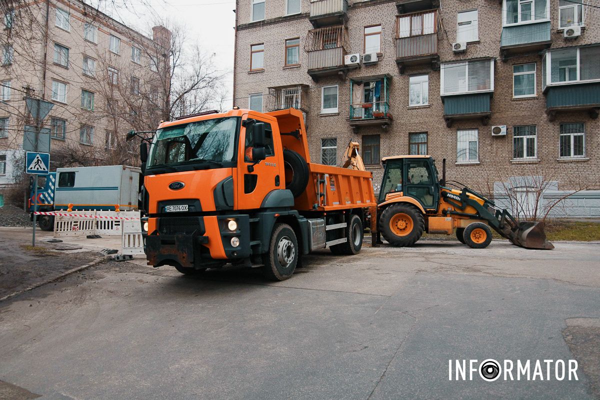 Виконувалися роботи зі встановлення колодязя Виконувалися роботи зі встановлення колодязя