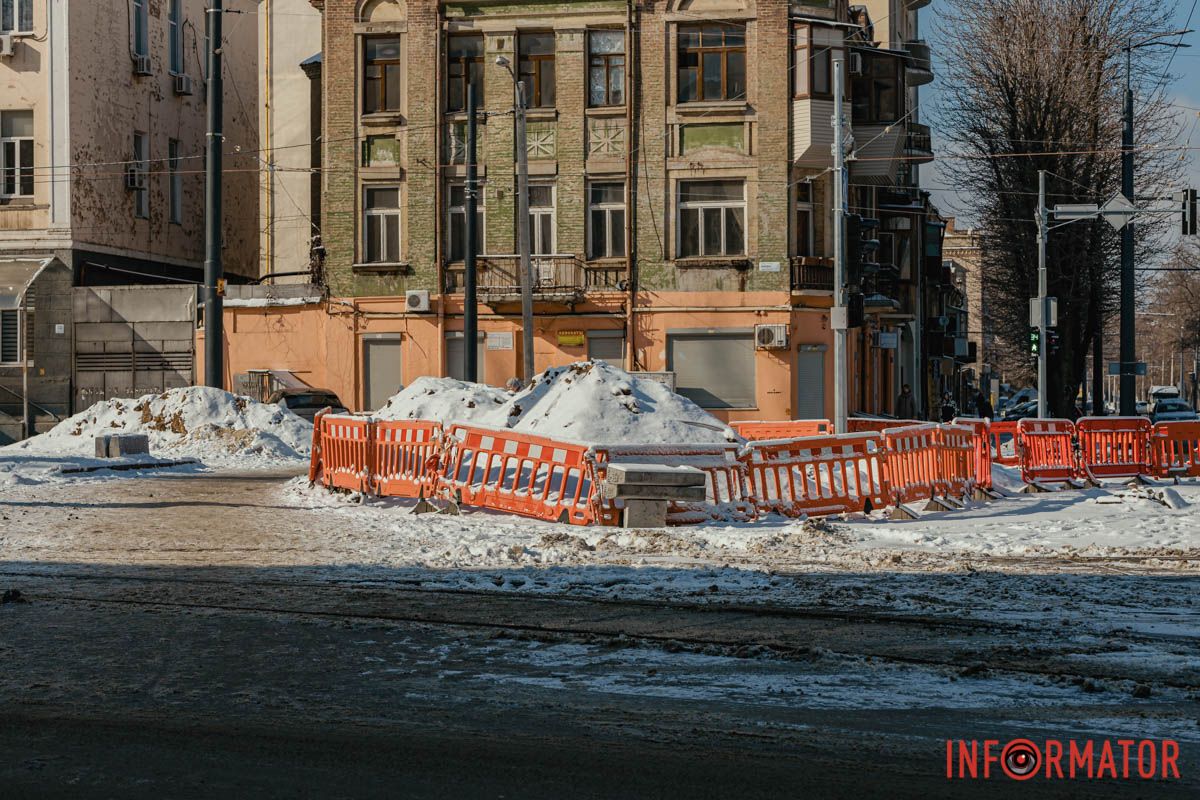 Оновили та пристосували для людей з інвалідністю посадкові платформи на зупинках Оновили та пристосували для людей з інвалідністю посадкові платформи на зупинках