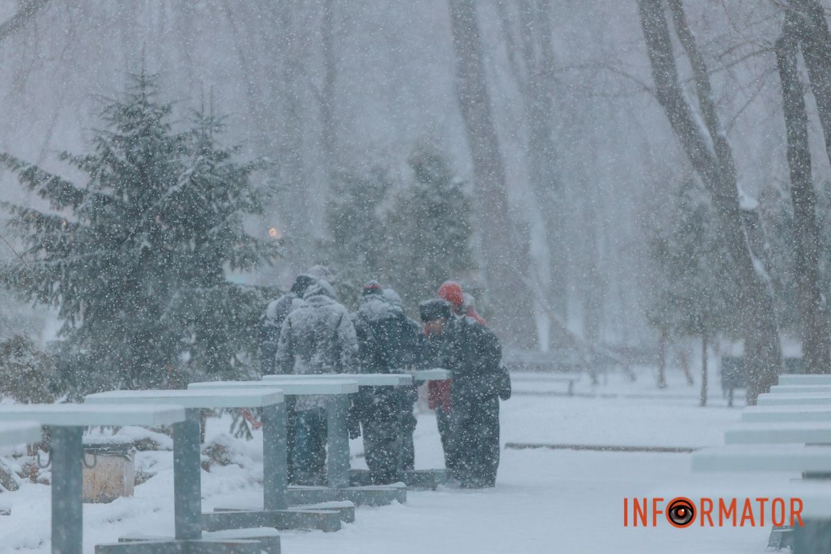 Сніг снігом, а от партію в шахи ніхто не відміняв