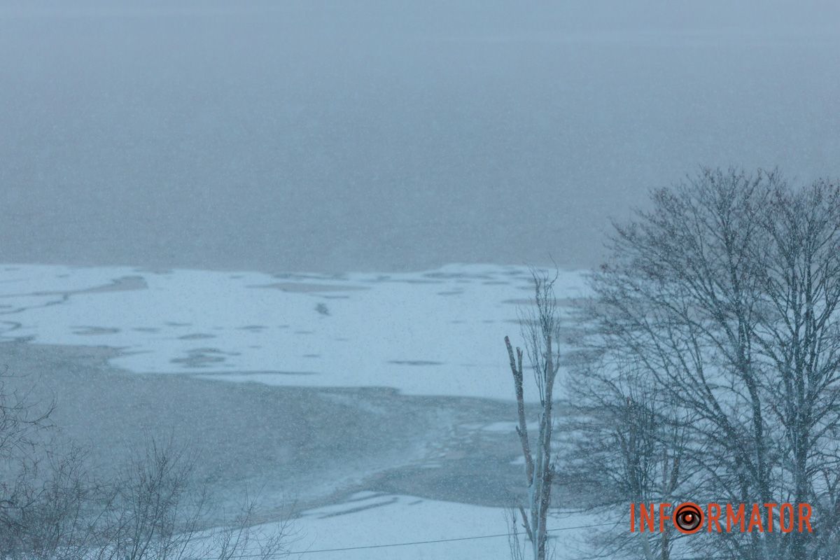 Крижана річка 