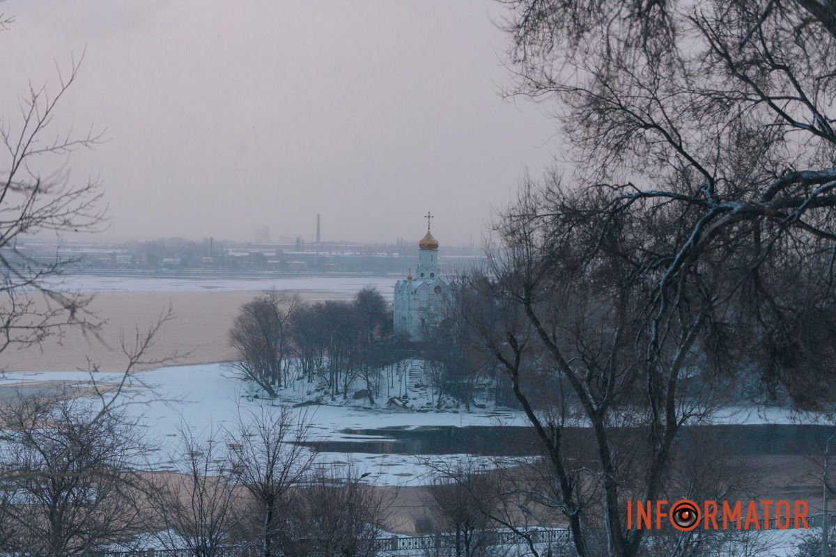 Річка Дніпро взимку