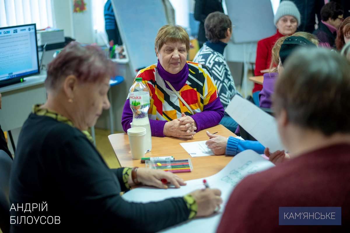 «Люди втратили через війну усе, але згуртувалися»: мер Кам’янського відвідав Центр підтримки ВПО «СелидовеUA» 1