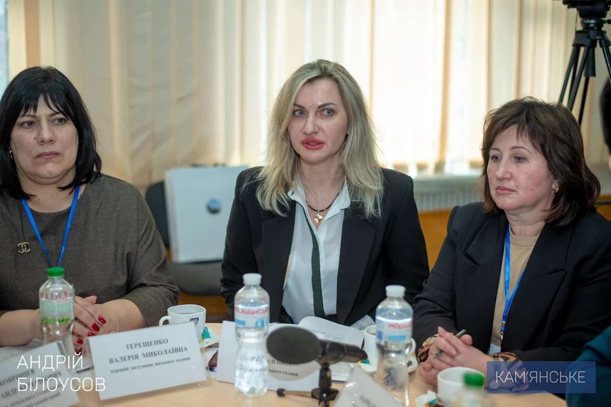 «Люди втратили через війну усе, але згуртувалися»: мер Кам’янського відвідав Центр підтримки ВПО «СелидовеUA» 5