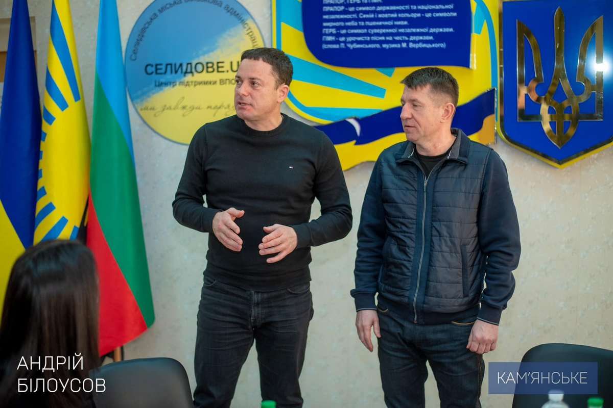 «Люди втратили через війну усе, але згуртувалися»: мер Кам’янського відвідав Центр підтримки ВПО «СелидовеUA» 4