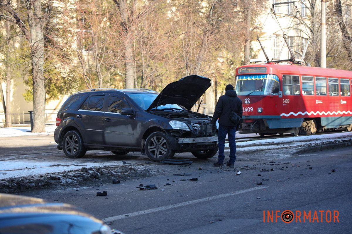 Рух здійснюється до вулиці Центральної Рух здійснюється до вулиці Центральної