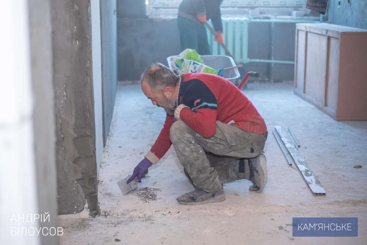 У Кам’янському триває оновлення двоповерхового корпусу та операційного блоку лікарні 3