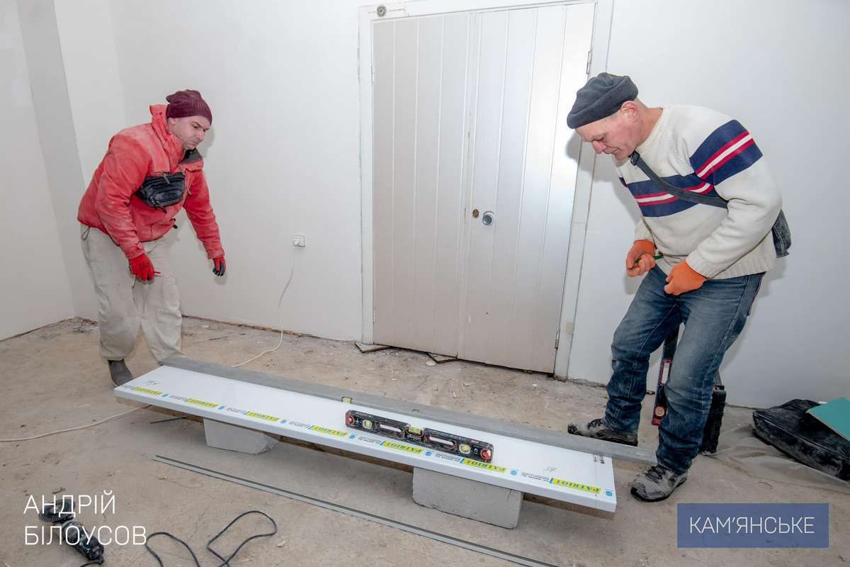 У Кам’янському триває оновлення двоповерхового корпусу та операційного блоку лікарні 4