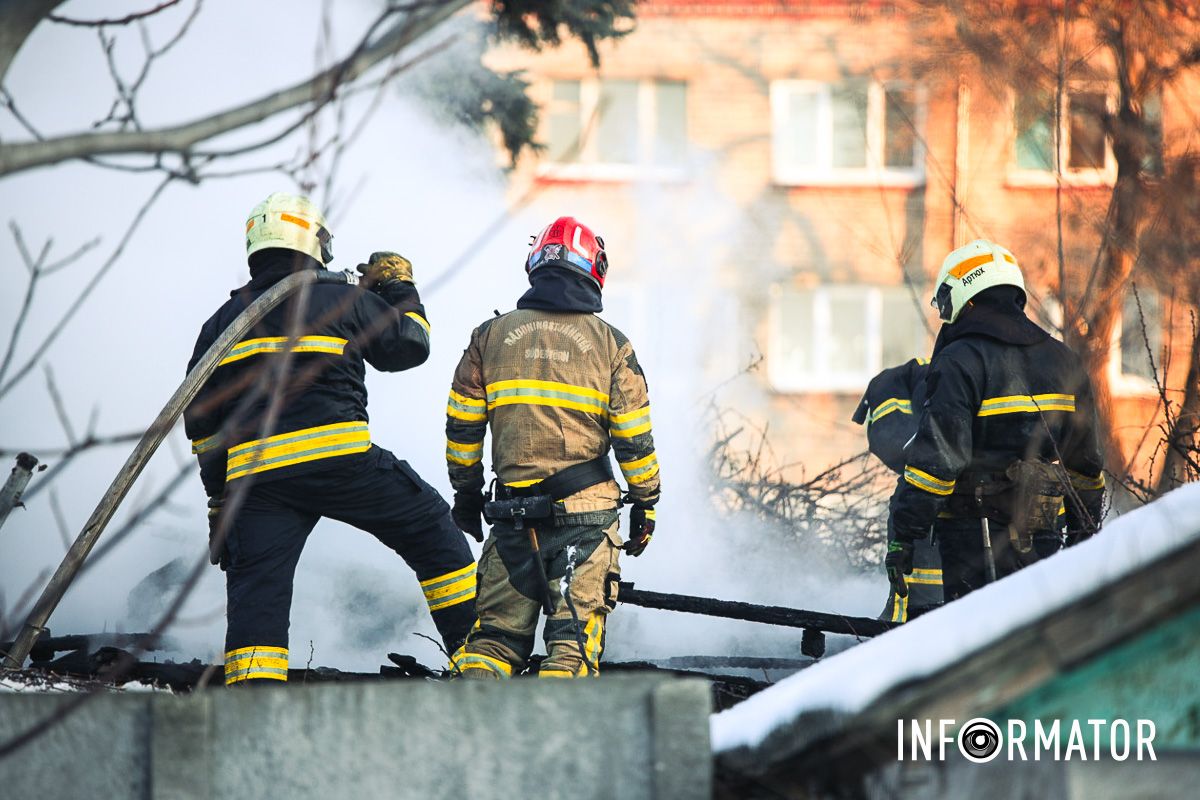 Газовики, рятувальники і медики працюють на Ірпінській у Дніпрі: чому поліцейські перекрили вулицю 1