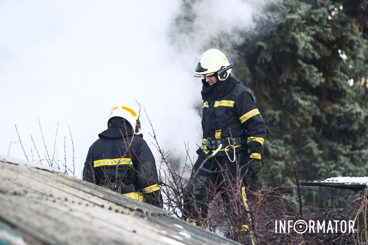 Газовики, рятувальники і медики працюють на Ірпінській у Дніпрі: чому поліцейські перекрили вулицю 2