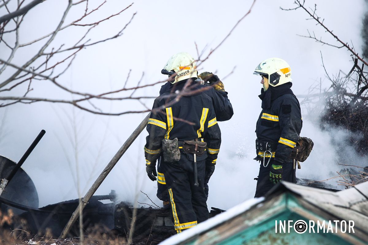Газовики, рятувальники і медики працюють на Ірпінській у Дніпрі: чому поліцейські перекрили вулицю 5