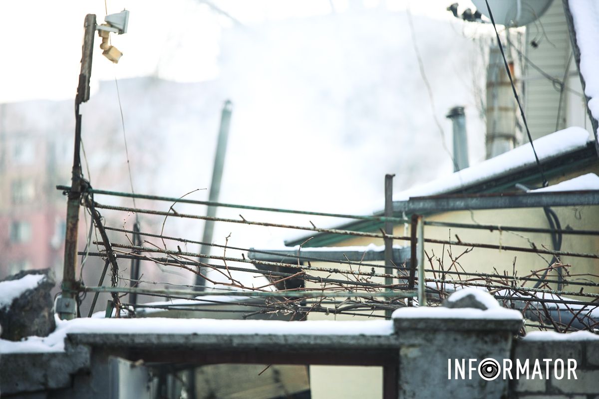 Газовики, рятувальники і медики працюють на Ірпінській у Дніпрі: чому поліцейські перекрили вулицю 12