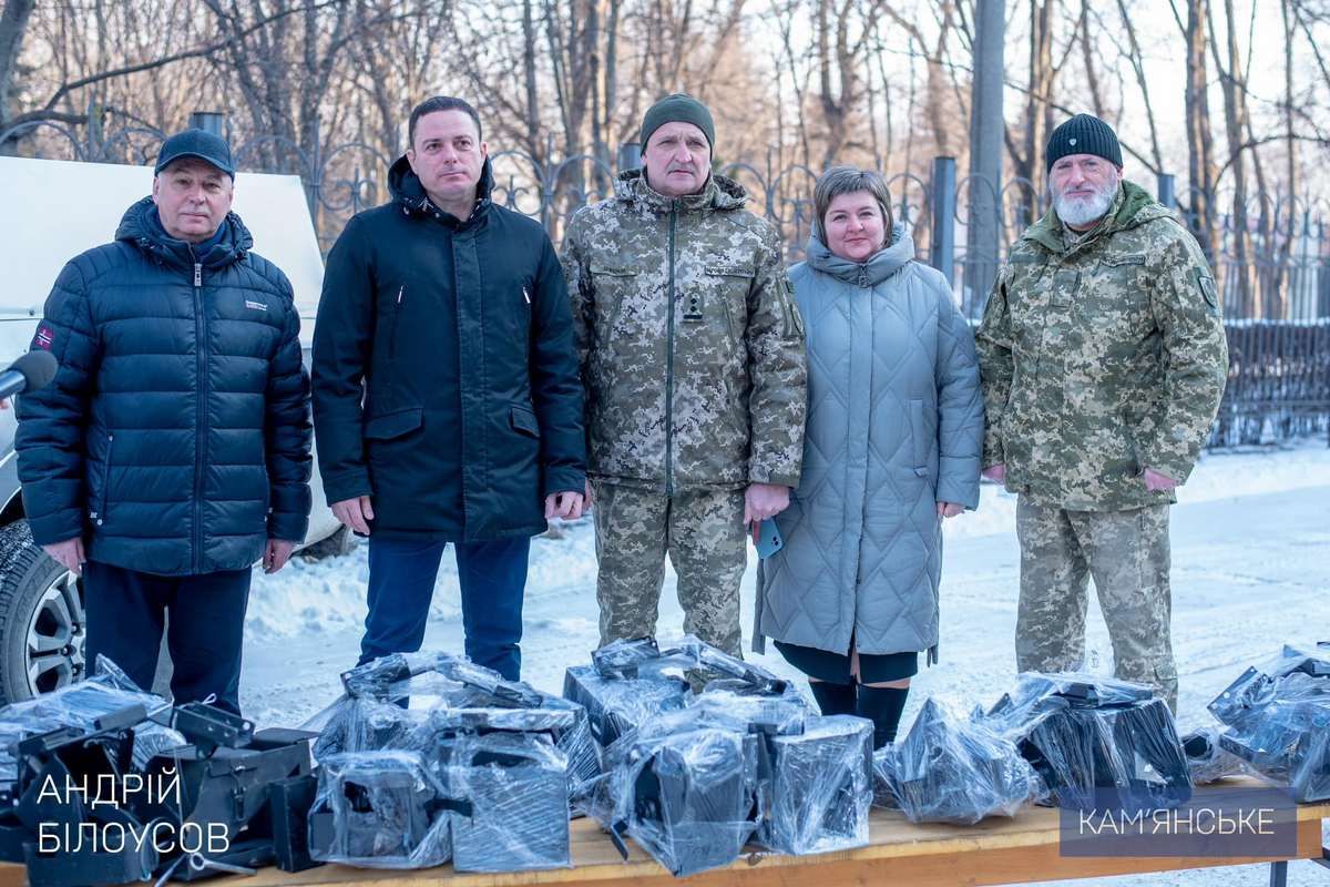 В Каменском передали необходимое оборудование для мобильных огневых групп 1