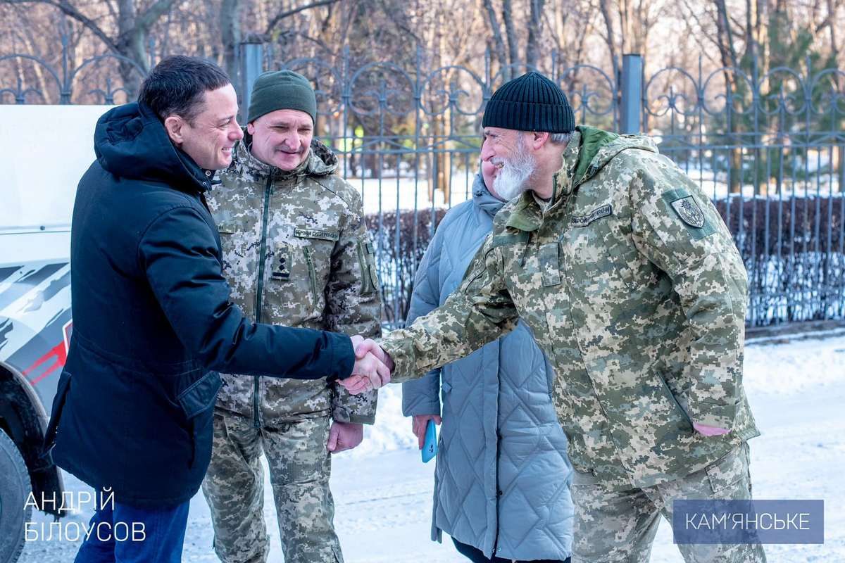 В Каменском передали необходимое оборудование для мобильных огневых групп 3