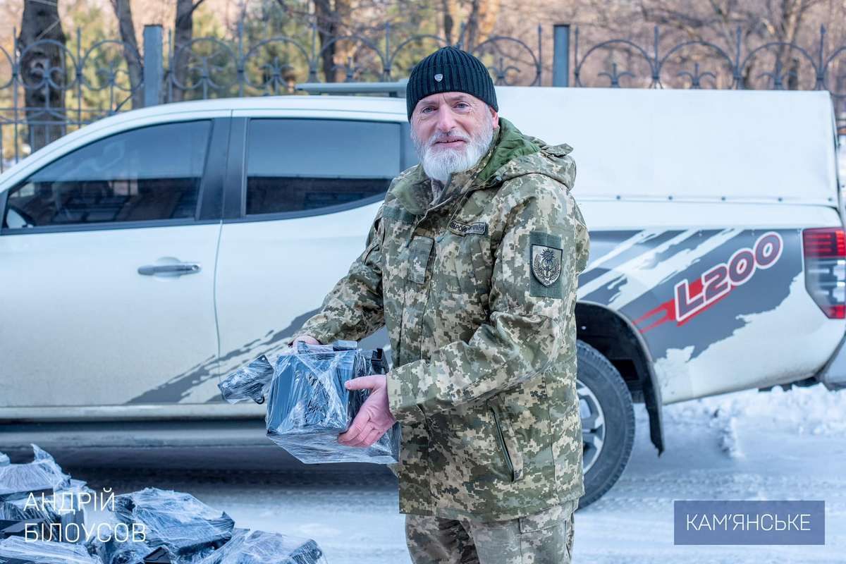 В Каменском передали необходимое оборудование для мобильных огневых групп 2