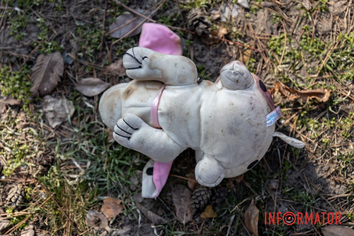 Хтось безжально розкидав символи пам’яті про жертв трагедії Хтось безжально розкидав символи пам’яті про жертв трагедії