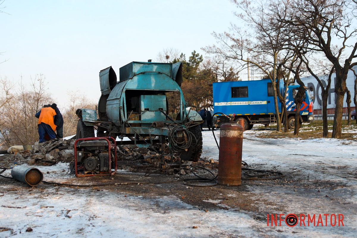 У мешканців на лівому березі спостерігається знижений тиск  Через аварію на трубопроводі значна частина Дніпра залишилася без води 10