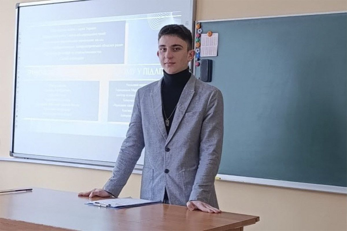 Обласний етап Всеукраїнського конкурсу-захисту науково-дослідницьких робіт: чим відзначилися учні з Кам’янського 4