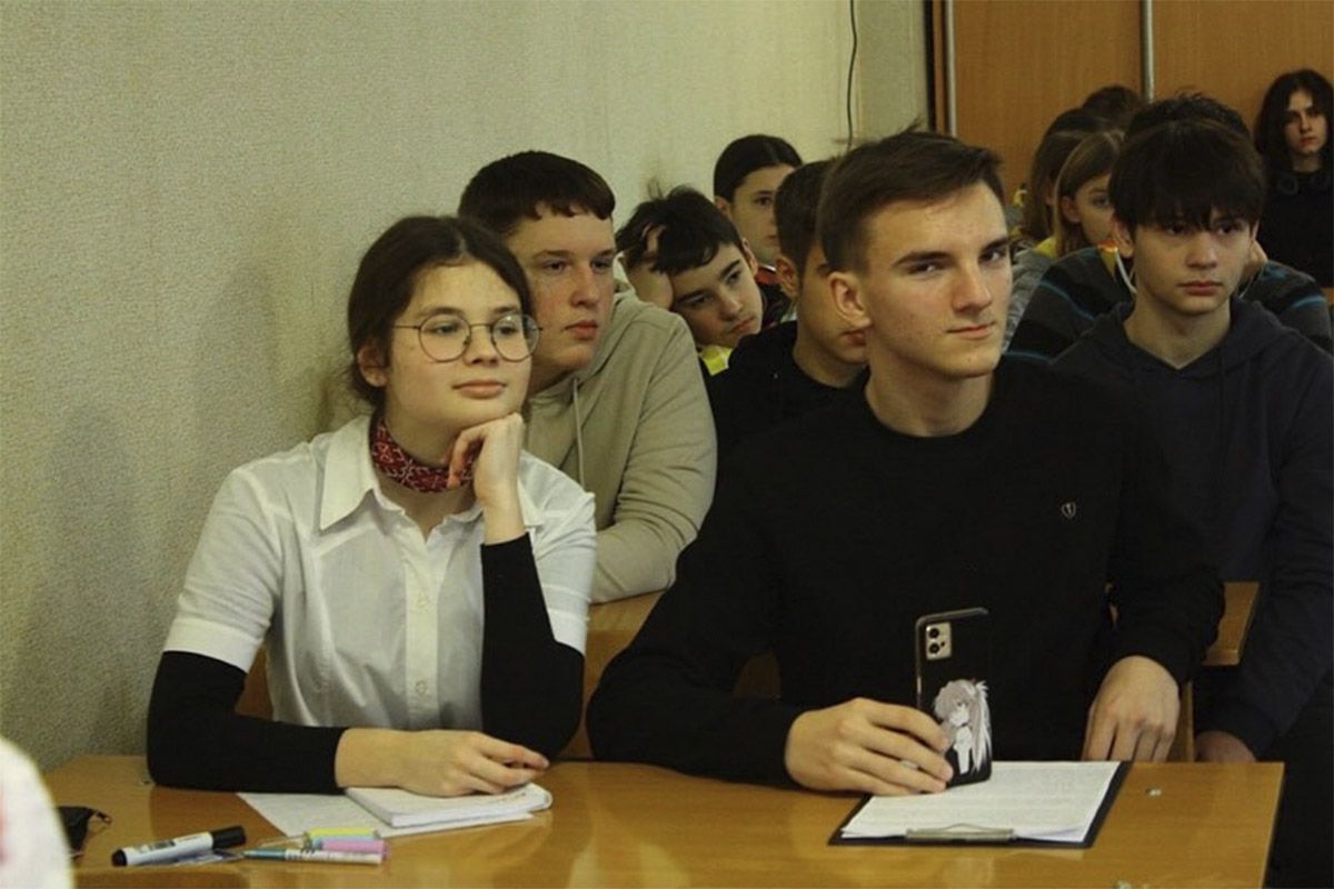 Обласний етап Всеукраїнського конкурсу-захисту науково-дослідницьких робіт: чим відзначилися учні з Кам’янського 5