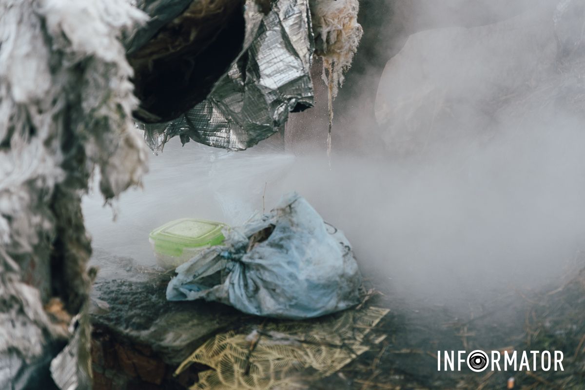 27 лютого у Дніпрі на вулиці 3-ї Штурмової бригади з труби б'є вода