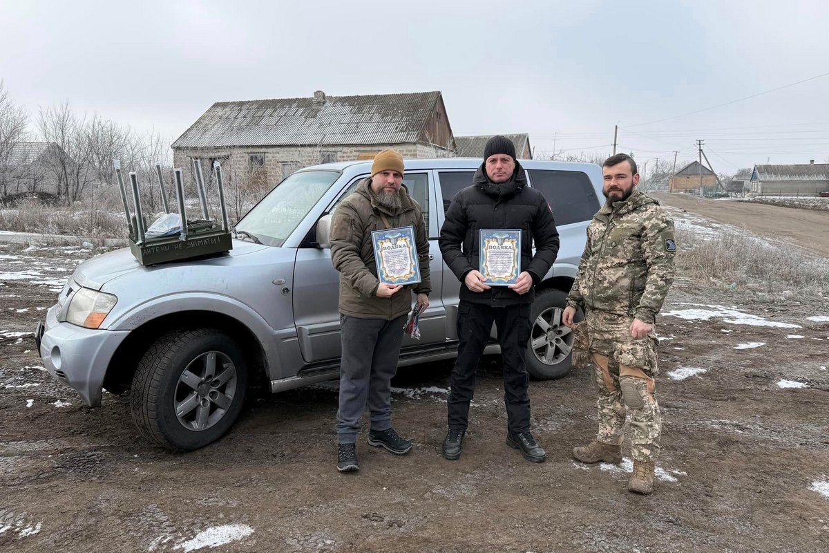 Захисникам із Кам’янського передали автівку, РЕБ та смаколики 1