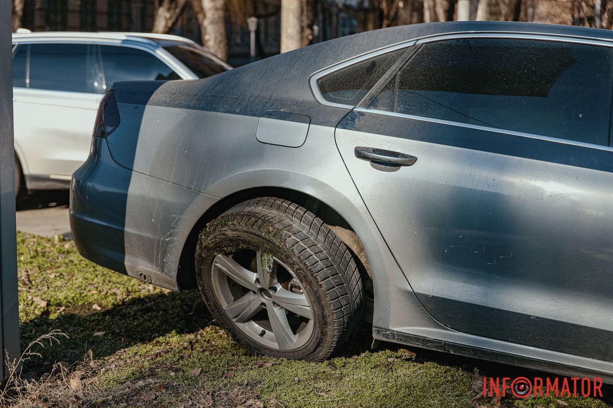 У Дніпрі на Антовича Volkswagen врізався в “швидку” 12