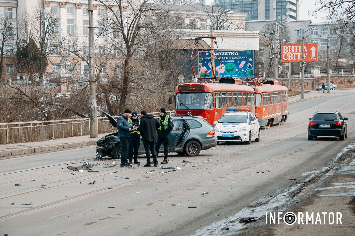 На Святослава Хороброго зіткнулися 2 автівки На Святослава Хороброго зіткнулися 2 автівки