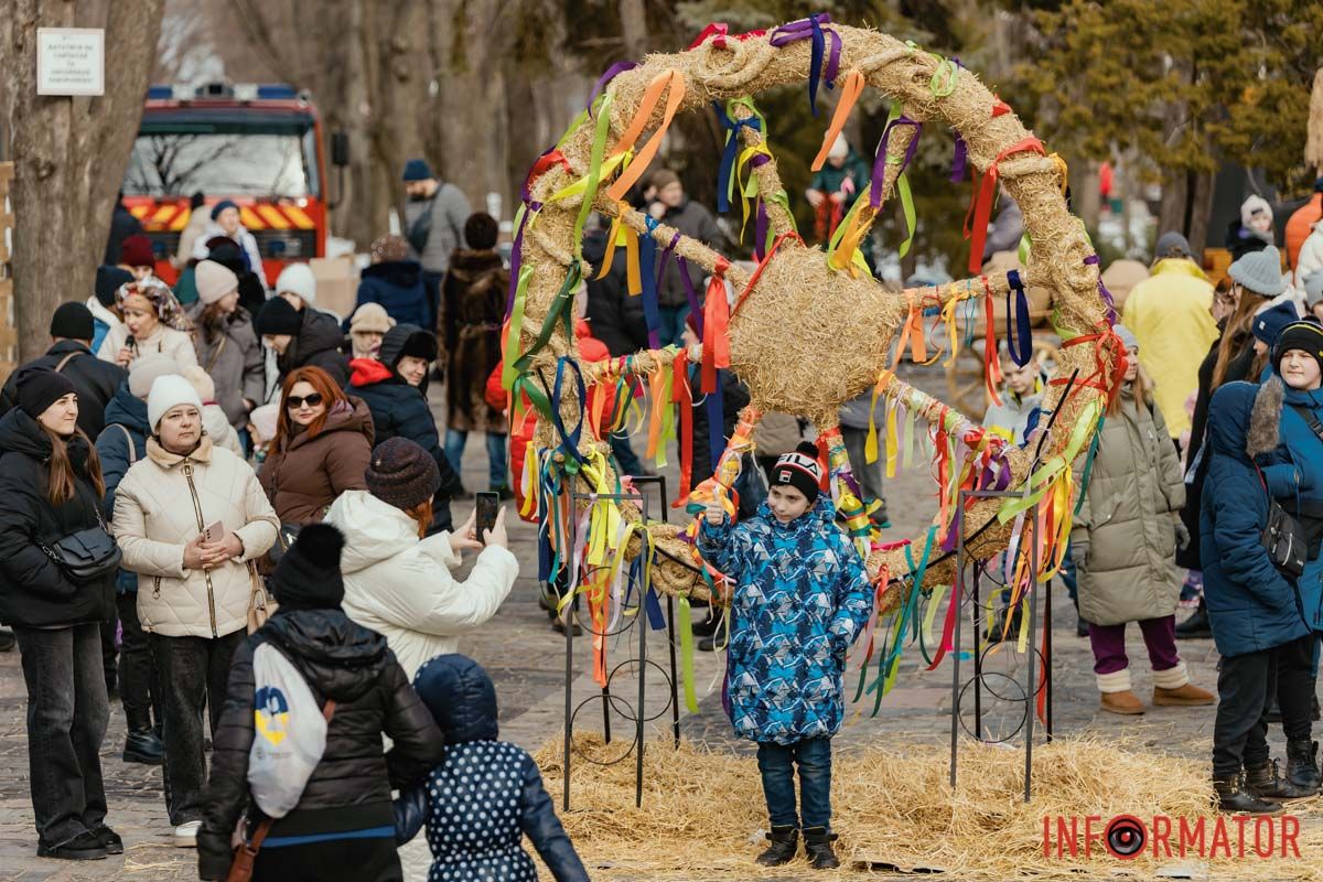 Свято зібрало багато людей, серед яких було чимало дітей